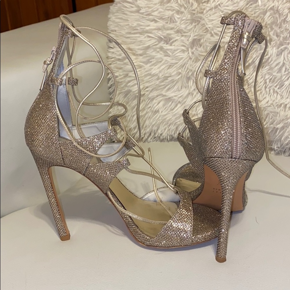 Stuart Weizmann gold lace up pumps